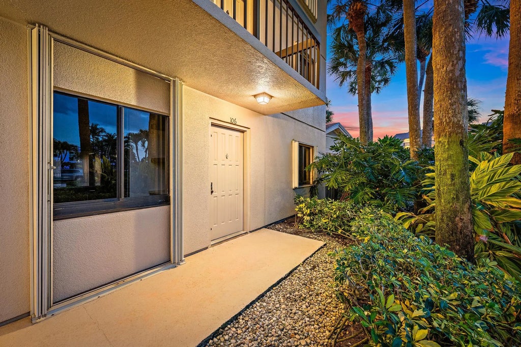 1601 Marina Isle Way #106, Jupiter