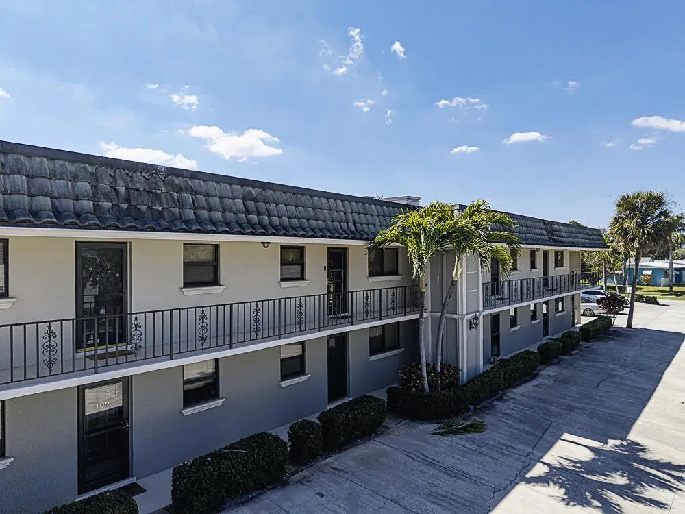 714 Northlake Court #208, North Palm Beach