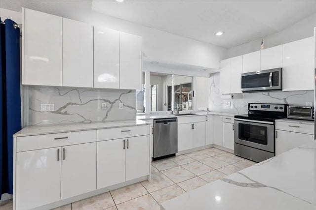 Photo of Listing #R11168246