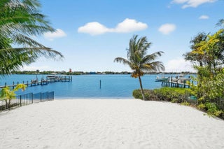 Photo of Listing #R11168276