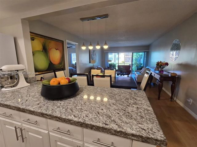 4 of 27 - 140 Lakeview Drive #111, Weston, FL