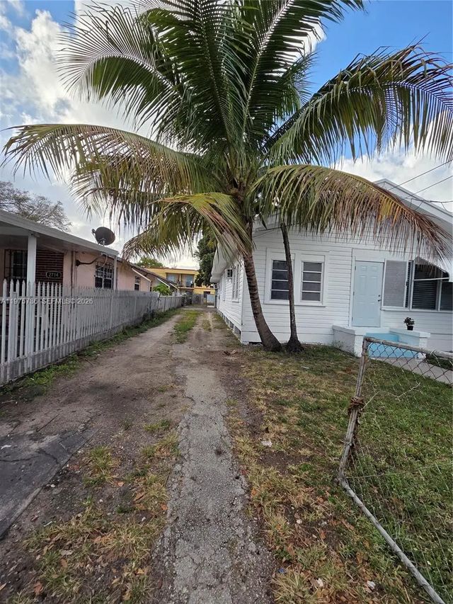 2 of 7 - 2722 Nw 23rd Avenue, Miami, FL