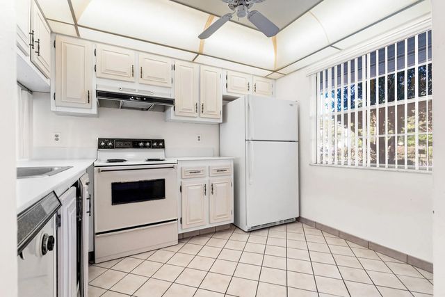2 of 11 - 4602 Martinique Way #e1, Coconut Creek, FL