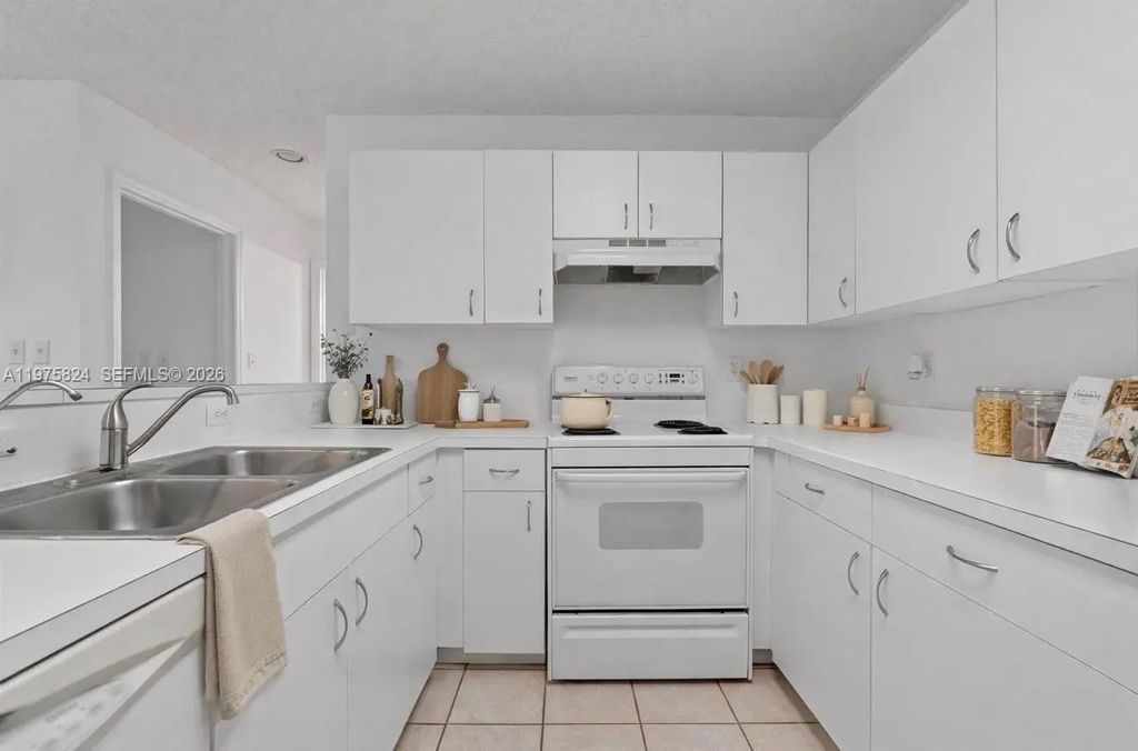 10111 W Atlantic Boulevard #c3, Coral Springs
