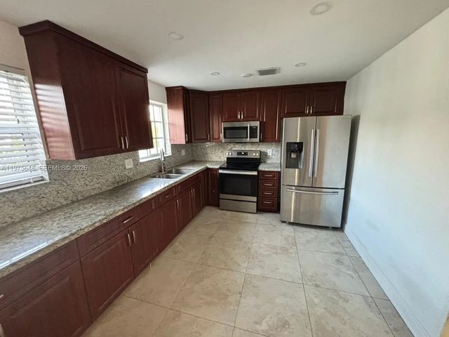 4 of 14 - 4365 W 1st Avenue, Hialeah, FL