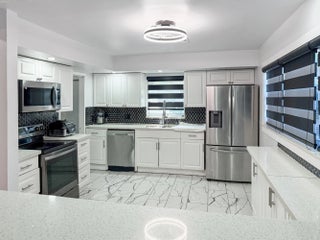 Photo of Listing #R11168363