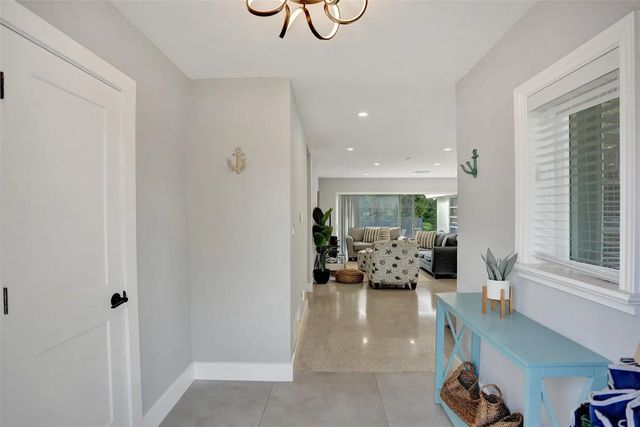 4 of 67 - 260 Allenwood Drive, Lauderdale-By-The-Sea, FL