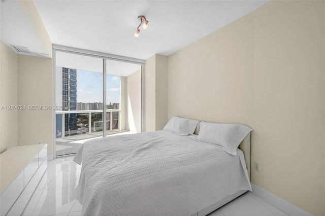 4 of 47 - 18201 Collins Avenue #2008, Sunny Isles Beach, FL