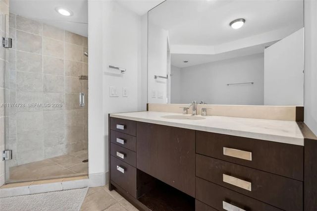 5 of 47 - 18201 Collins Avenue #2008, Sunny Isles Beach, FL