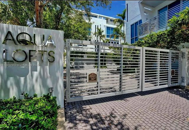 3 of 32 - 2743 Ne 1st Street, Pompano Beach, FL