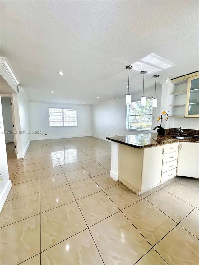 17255 Sw 95th Avenue #101, Palmetto Bay