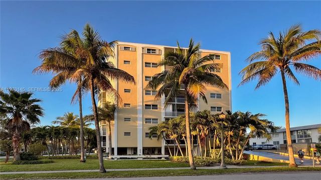 2 of 28 - 555 Crandon Boulevard #82, Key Biscayne, FL