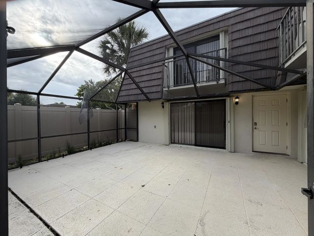 5 of 26 - 7622 N 76th Way #200, West Palm Beach, FL