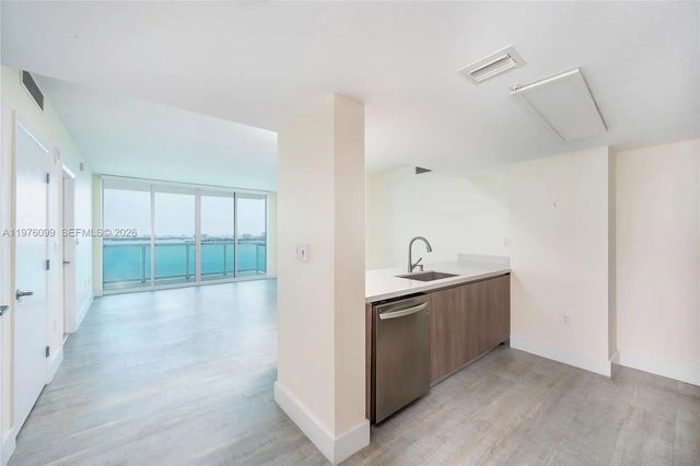 3 of 33 - 1800 N Bayshore Drive #2503, Miami, FL