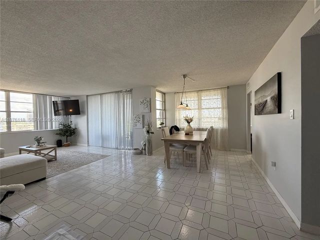 2 of 14 - 18011 Biscayne Boulevard #805, Aventura, FL