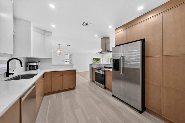 5 of 42 - 1762 Ne 38th Street, Oakland Park, FL