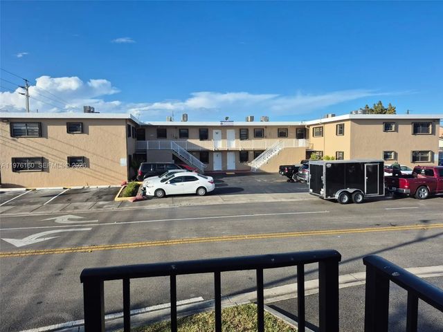 1185 W 27th Street, Hialeah