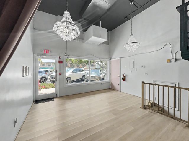 5 of 12 - 3020 N Federal Highway #6, Fort Lauderdale, FL