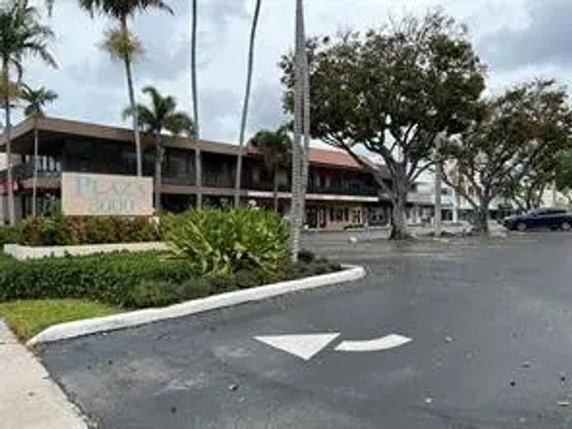 3 of 11 - 3020 N Federal Highway #6 - 2nd Floor, Fort Lauderdale, FL