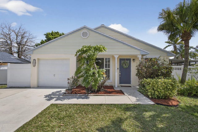 1172 Grandview Circle, Royal Palm Beach
