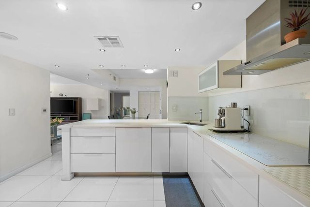 2 of 53 - 520 Se 5th Avenue #2406, Fort Lauderdale, FL