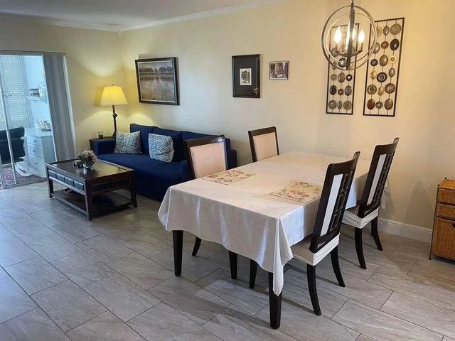 4 of 19 - 2566 S Garden Drive #108, Lake Worth, FL