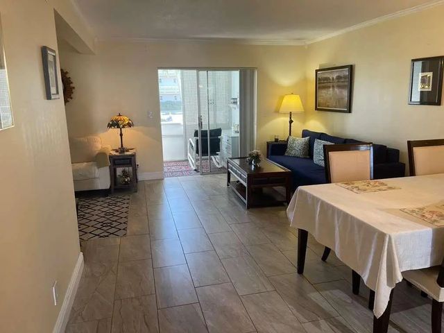 5 of 19 - 2566 S Garden Drive #108, Lake Worth, FL