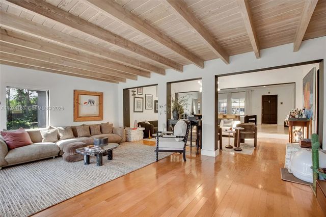 10659 Ne 10th Place, Miami Shores