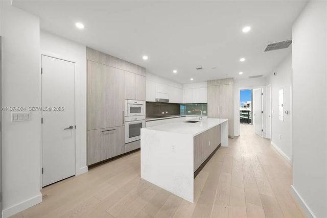4 of 40 - 9201 E Bay Harbor Drive #805, Bay Harbor Islands, FL