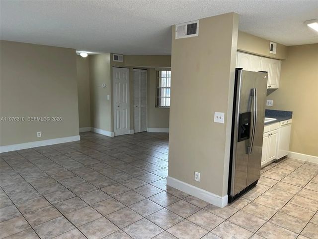 5 of 25 - 301 Sw 86th Avenue #102, Pembroke Pines, FL