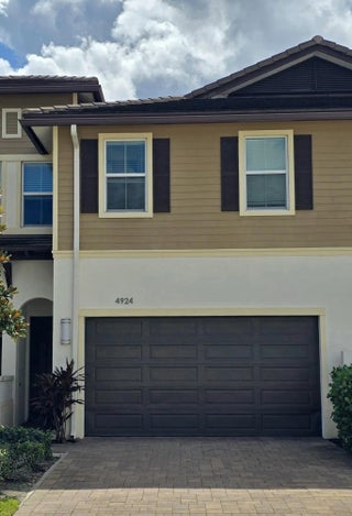 Photo of Listing #R11168564