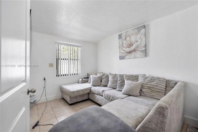 5 of 11 - 1563 Ne 148th Street, Miami, FL