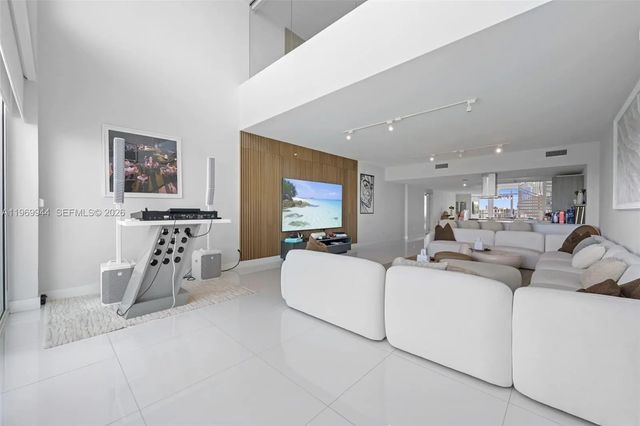 3 of 24 - 400 Sunny Isles Boulevard #2004, Sunny Isles Beach, FL