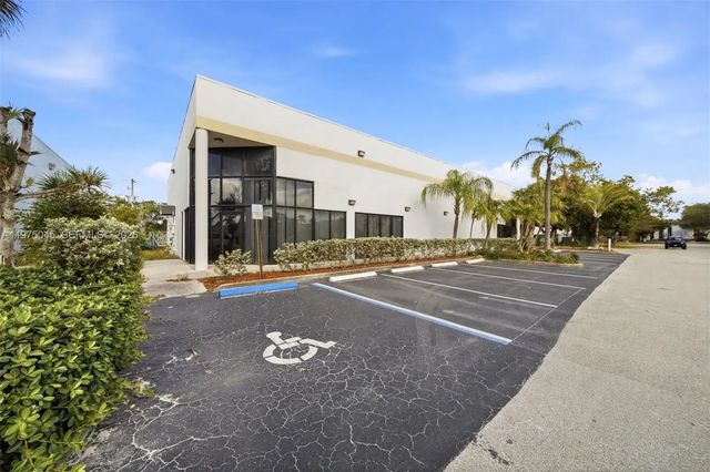 3 of 49 - 2891 Nw 22nd Terrace, Pompano Beach, FL