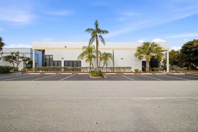 4 of 49 - 2891 Nw 22nd Terrace, Pompano Beach, FL