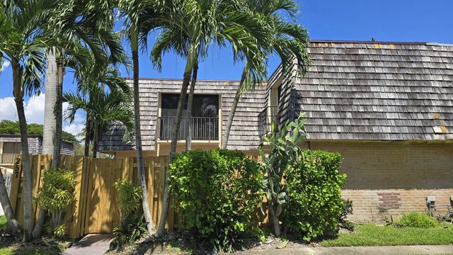 2 of 17 - 257 Lake Arbor Drive, Palm Springs, FL