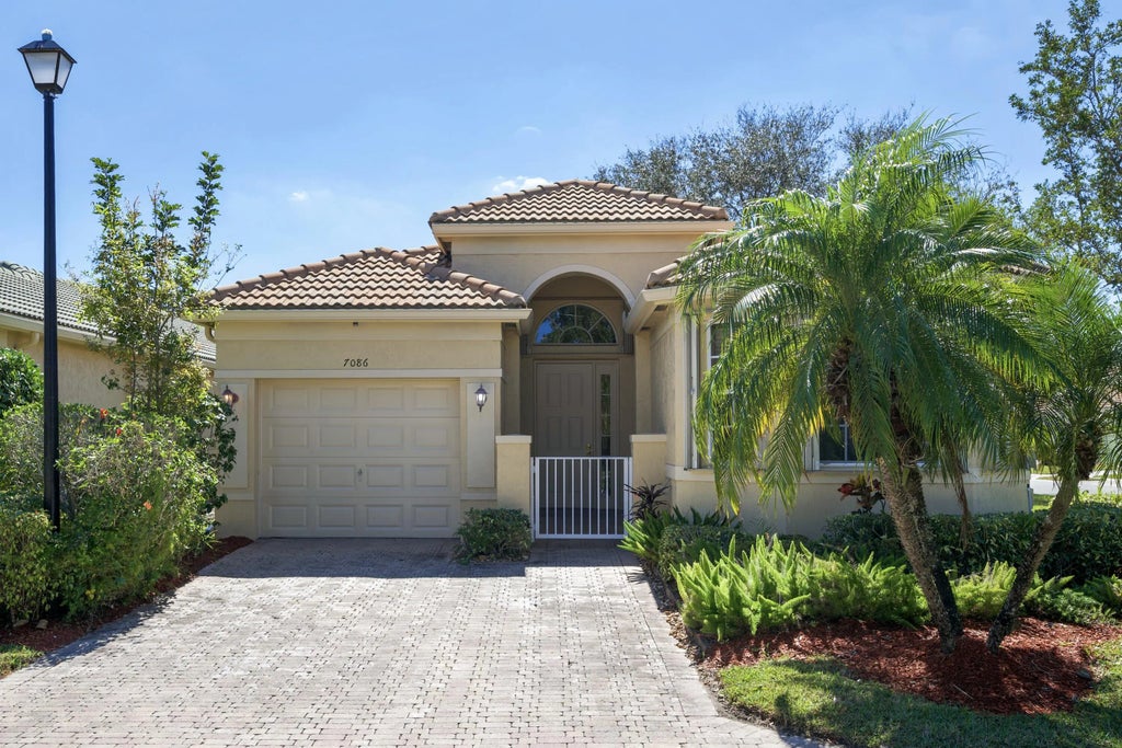 7086 Del Corso Lane, Delray Beach