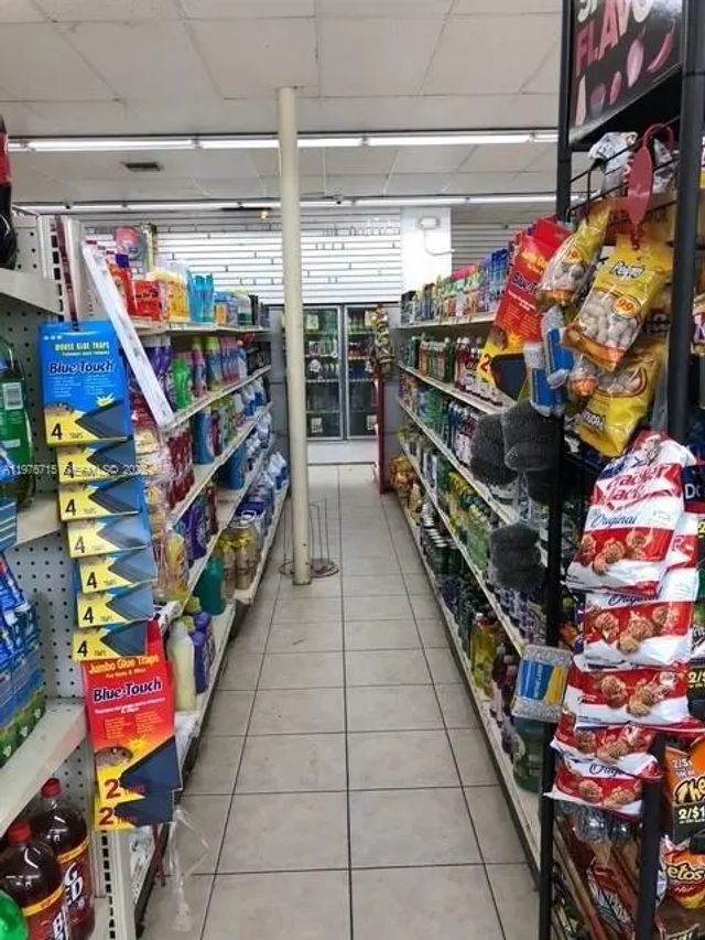 3 of 7 - 5600 Ne 2nd Avenue #a, Miami, FL