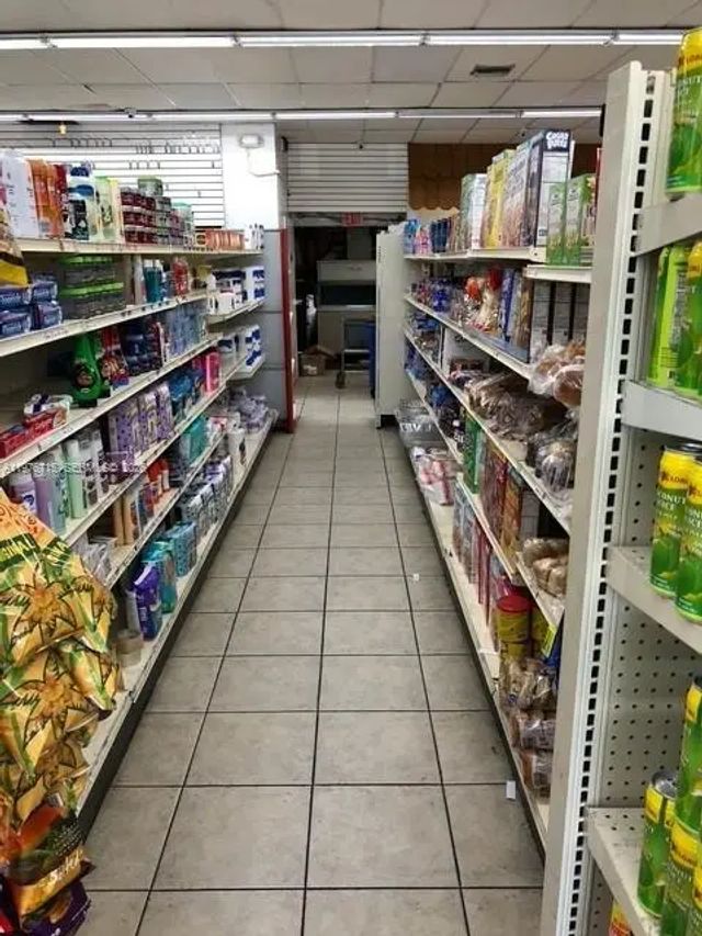 4 of 7 - 5600 Ne 2nd Avenue #a, Miami, FL