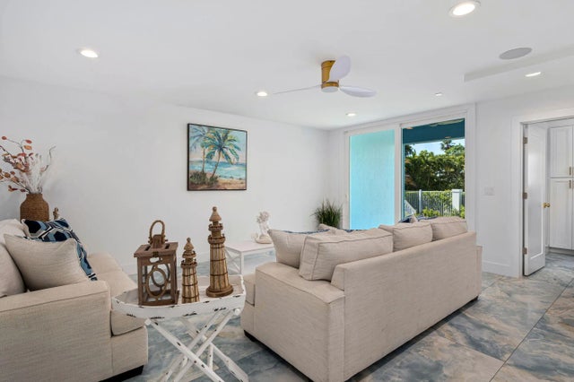 Photo of Listing #R11168698