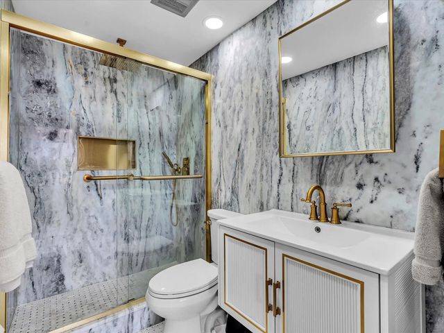 5 of 42 - 3300 Ne 36th Street #220, Fort Lauderdale, FL