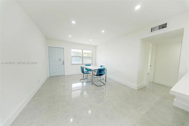 5 of 28 - 2458 Polk Street #201, Hollywood, FL