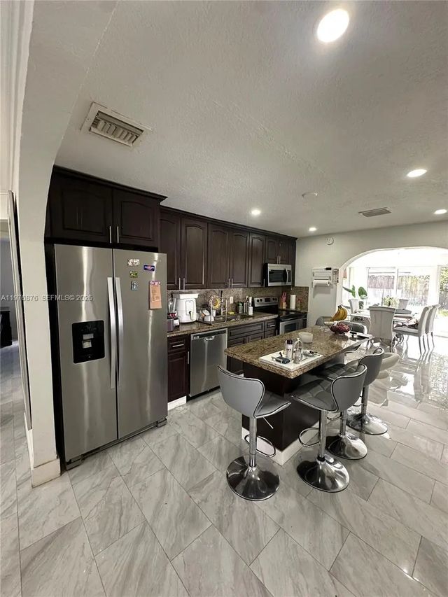 3 of 21 - 5710 Douglas Street, Hollywood, FL