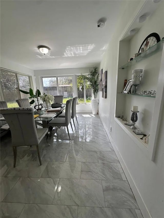 4 of 21 - 5710 Douglas Street, Hollywood, FL