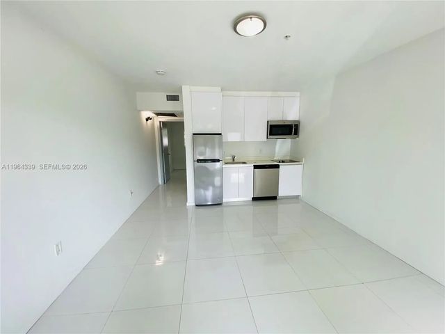 2 of 30 - 801 15th Street #102, Miami Beach, FL