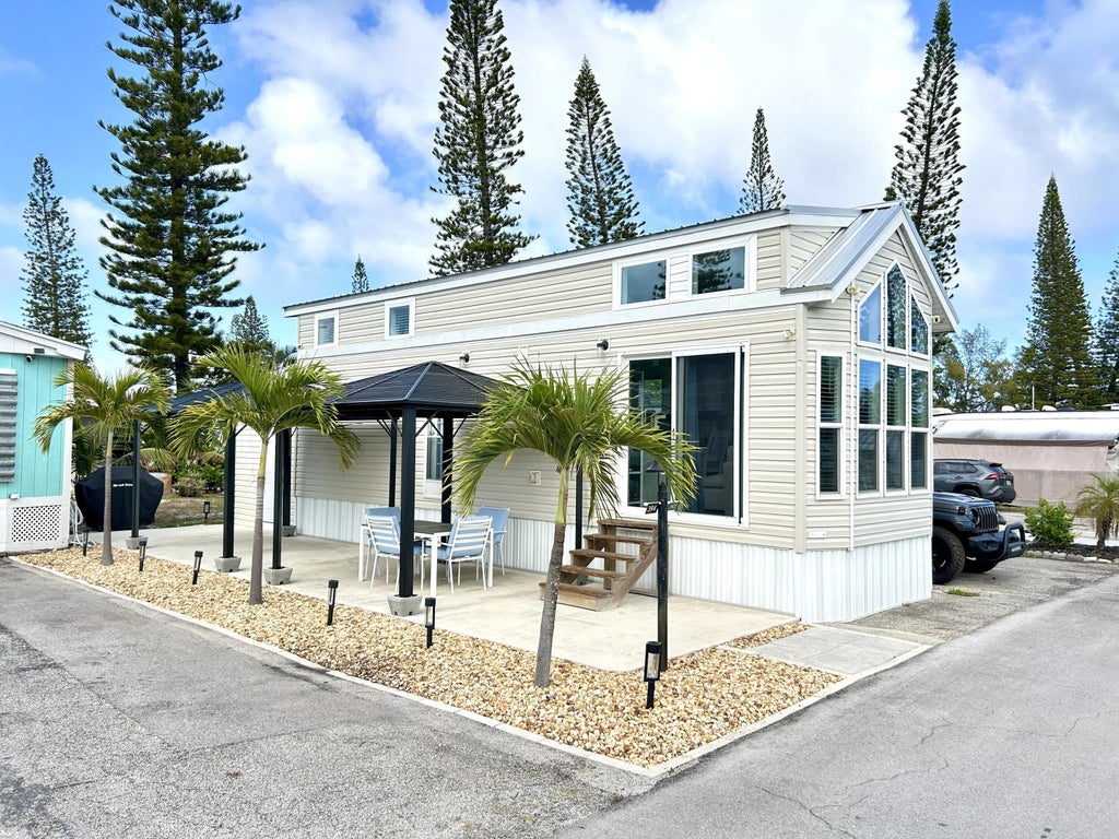 875 Ne 48 Th Street #lot 393, Pompano Beach