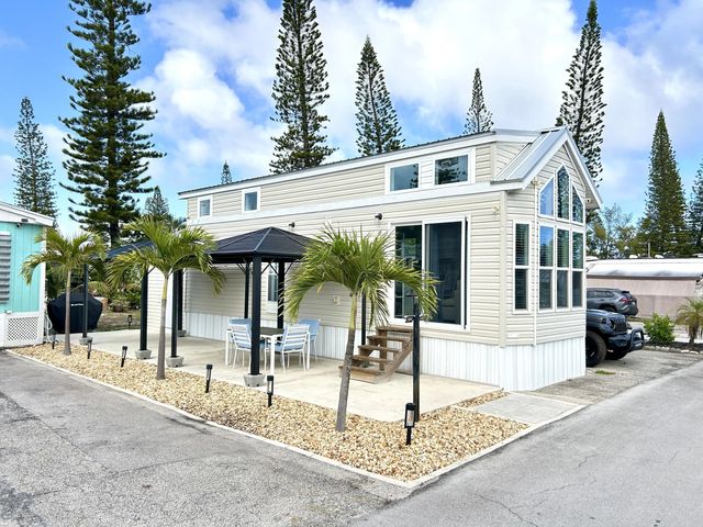 875 Ne 48 Th Street #lot 393, Pompano Beach