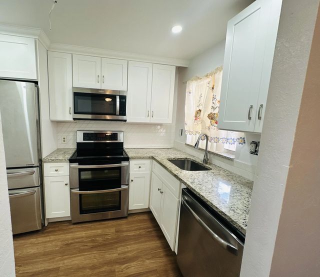 5 of 23 - 9900 Sunrise Lakes Boulevard #201, Sunrise, FL