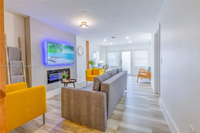 1762 Nw 15th Street, Miami