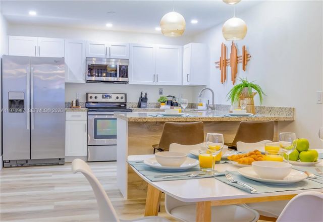 3 of 22 - 1762 Nw 15th Street, Miami, FL